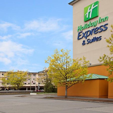 Holiday Inn Express & Suites Seattle - City Center Exterior photo