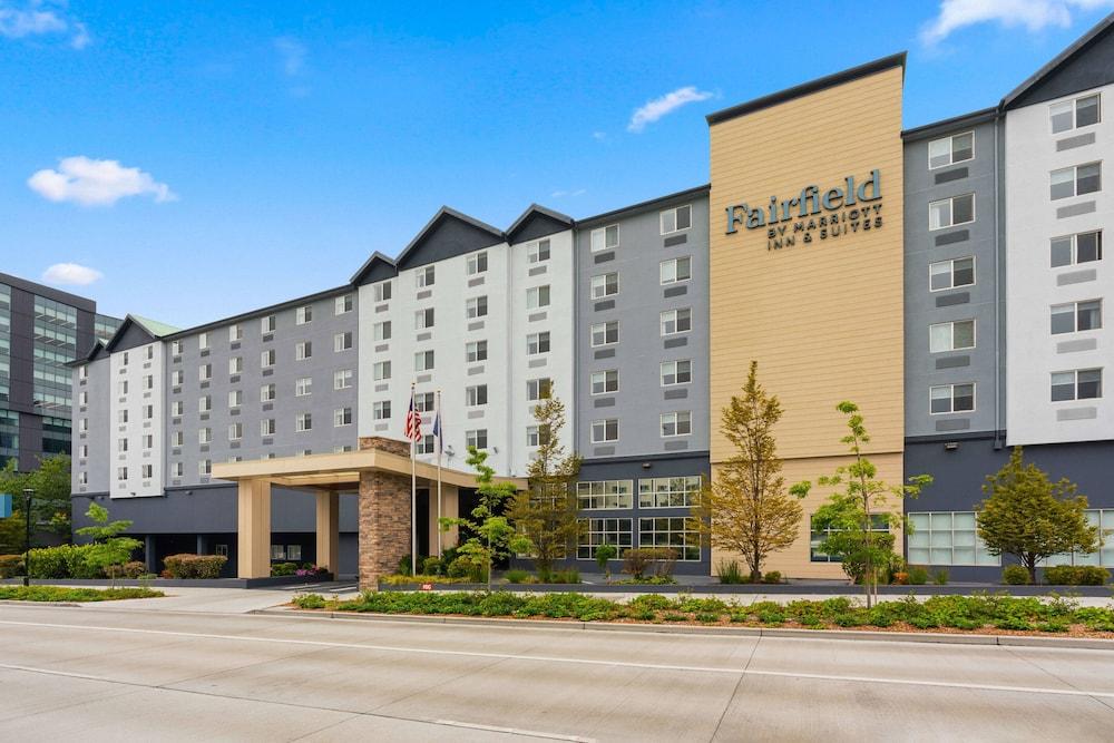 Holiday Inn Express & Suites Seattle - City Center Exterior photo