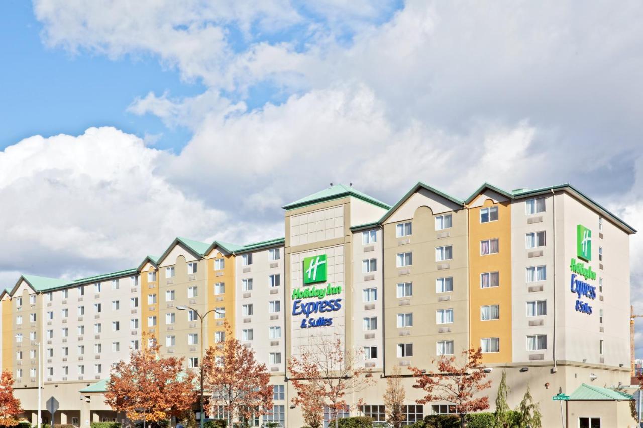 Holiday Inn Express & Suites Seattle - City Center Exterior photo